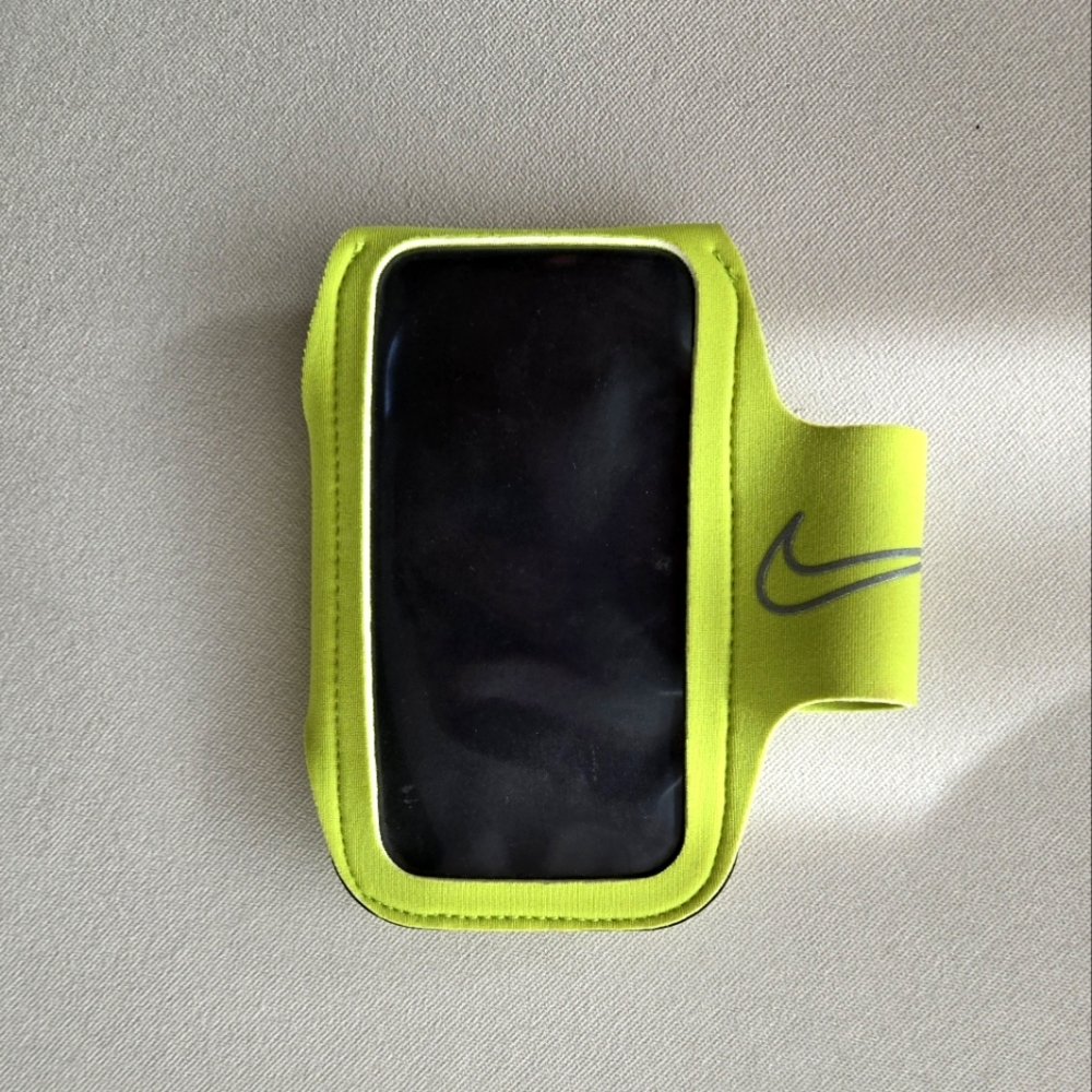 Nike running armband for smartphone